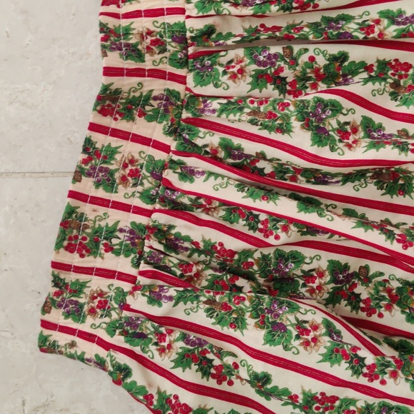 Vintage 70s Square Up Holiday Christmas Holly Berries Fruit Skirt Small🎄🍇 - Picture 4 of 13